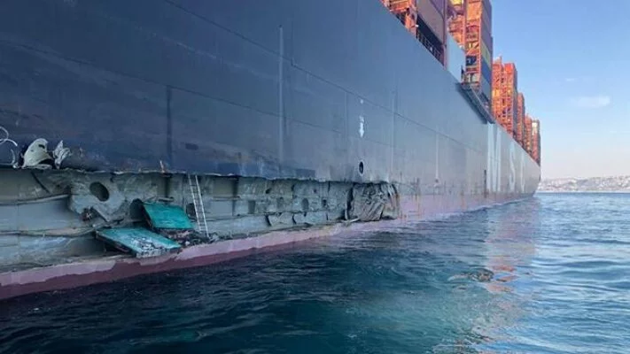 İstanbul’da Konteyner Gemisi İskeleye Çarptı