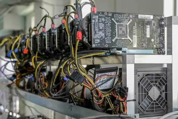 Çinli Şirket İstanbul'da Bitcoin Madenciliği Mağazası Açtı