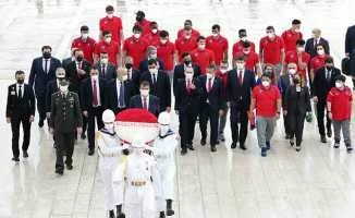 Anadolu Efes, EuroLeague Kupasıyla Anıtkabir'e Gitti
