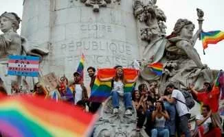 Fransa'dan 'LGBT' Yasasına Onay