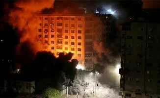 İsrail Savaş Uçakları, Gazze'yi Vurdu