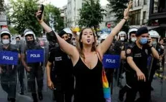 Madonna'dan İstanbul Onur Yürüyüşüne Eleştiri