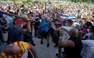 Küba'da Hükümet Karşıtı Eylemler Arttı